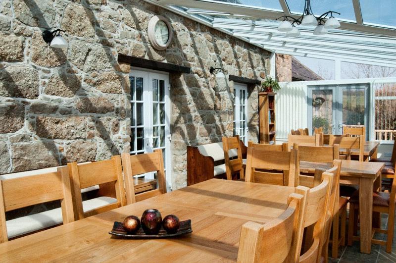 Nant Yr Odyn Country Hotel & Restaurant Ltd Llangefni Exterior photo